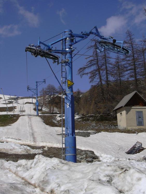 13 PYLONE TK FORET 1.JPG